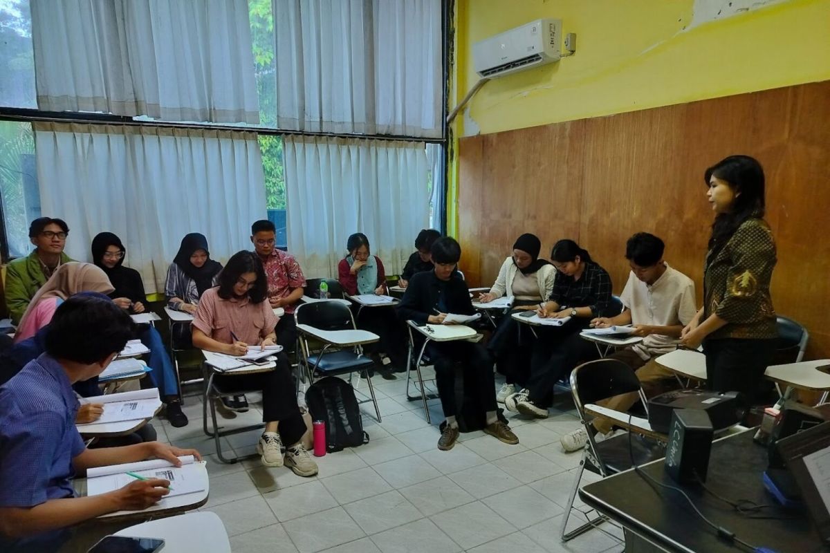 UPT bahasa gelar pelatihan bahasa asing bagi mahasiswa