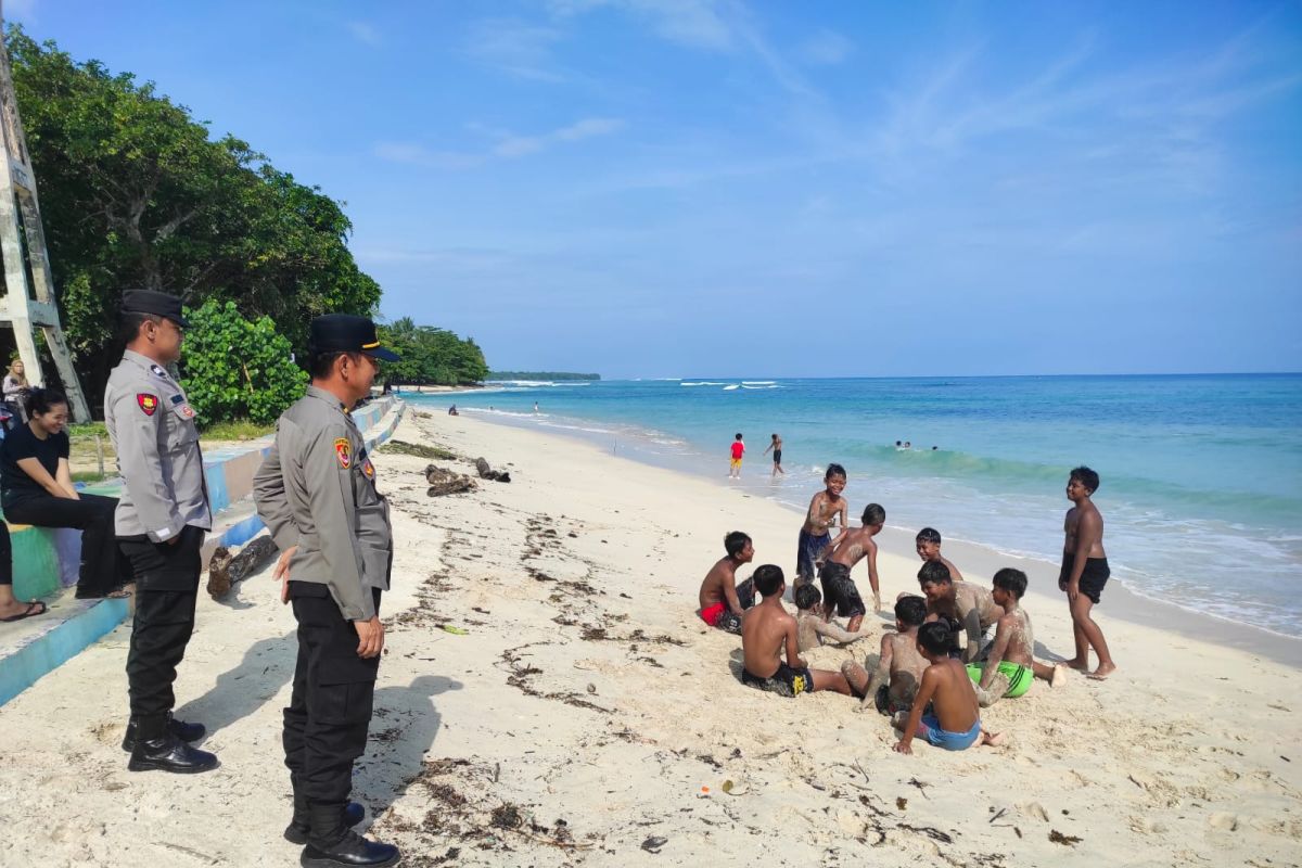 WNA asal Prancis ditemukan tewas di Pantai Walur Pesisir Barat