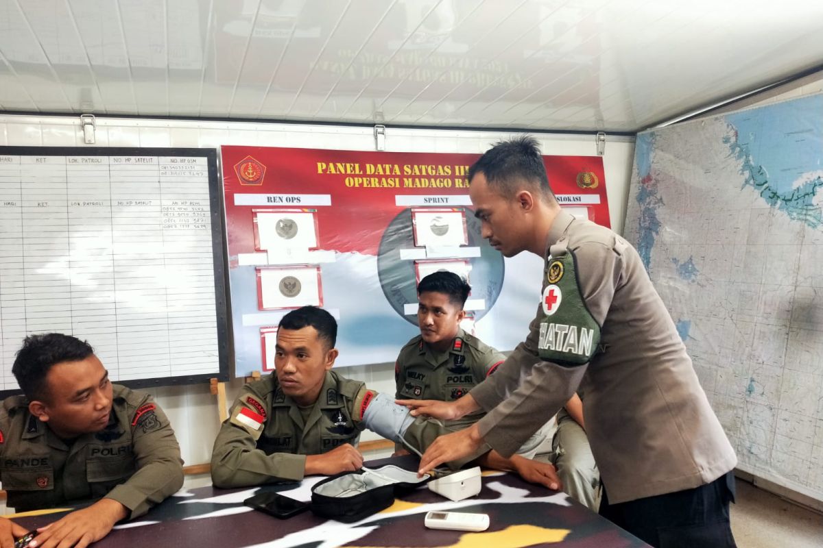 Personel Polda Sulteng jalani pemeriksaan kesehatan sebelum lakukan patroli