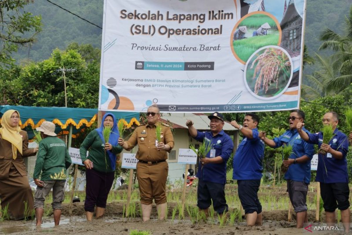 Sumbar manfaatkan Sekolah Lapang Iklim tingkatkan produksi petani