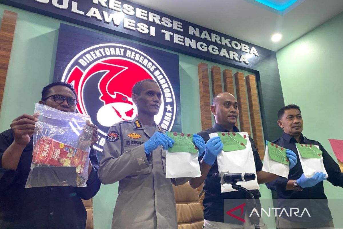 Polda Sultra tangkap lima pengedar narkotika 1,35 kg sabu