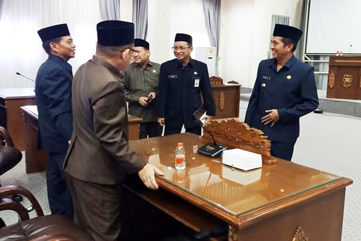 Pj Bupati Barut sambut baik raperda pengelolaan persampahan dibahas