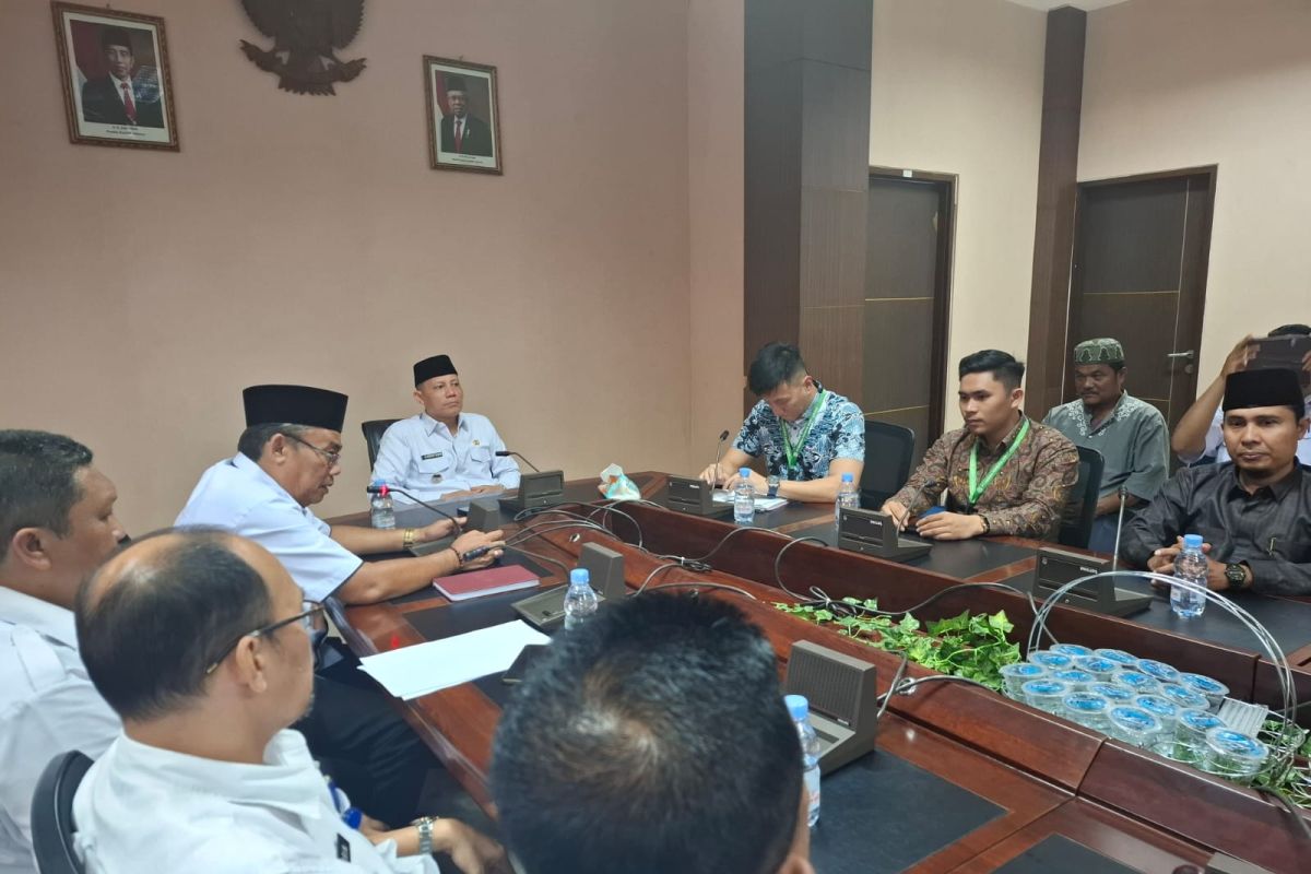 Bupati Sabar AS gaet investor Kelapa Sawit untuk kemajuan Pasaman