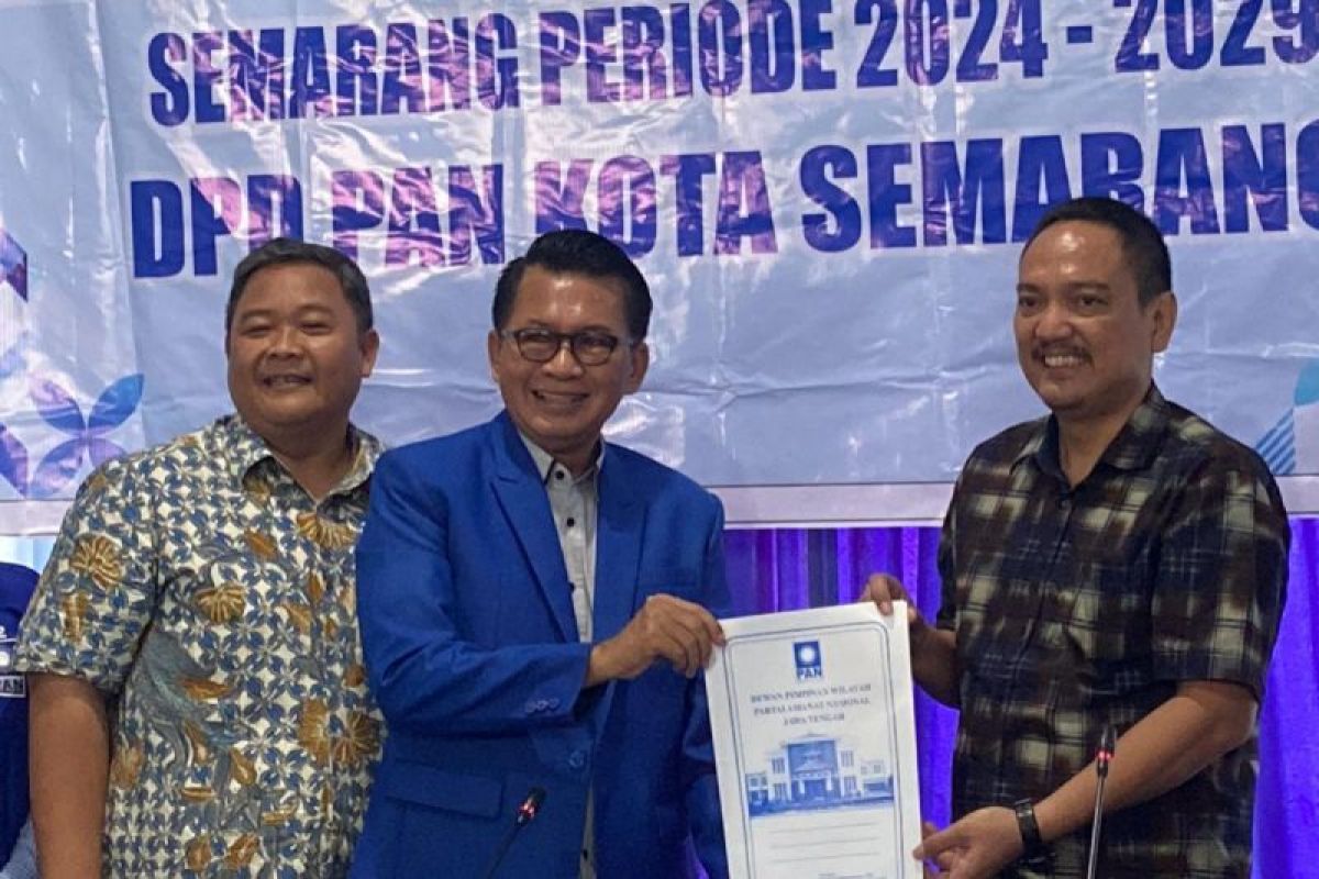 Bos PSIS Semarang mendaftar sebagai calon wali kota lewat PAN