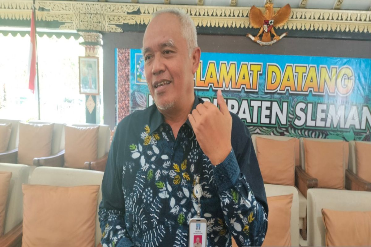 Dishub Sleman memeriksa bus pariwisata untuk "outing class"