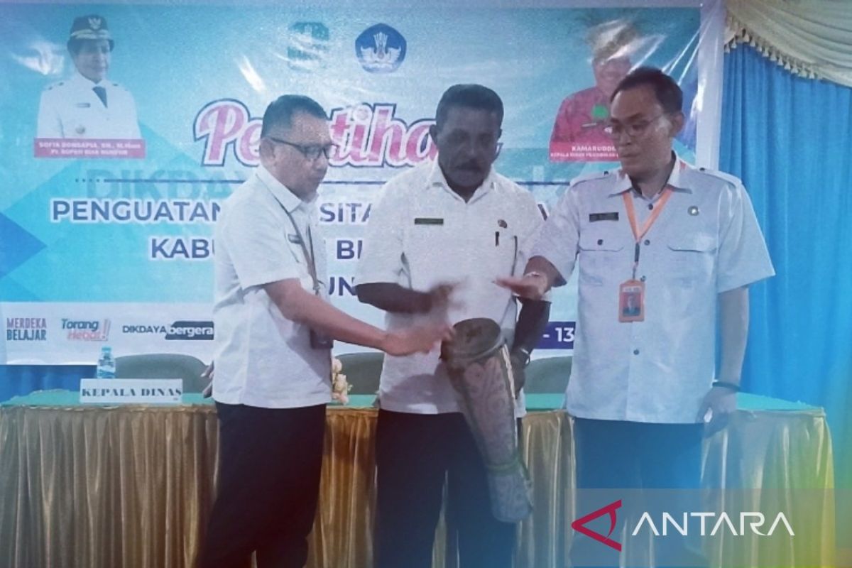 Pemkab Biak bayar tunggakan Rp11 miliar untuk studi mahasiswa Papua Unggul