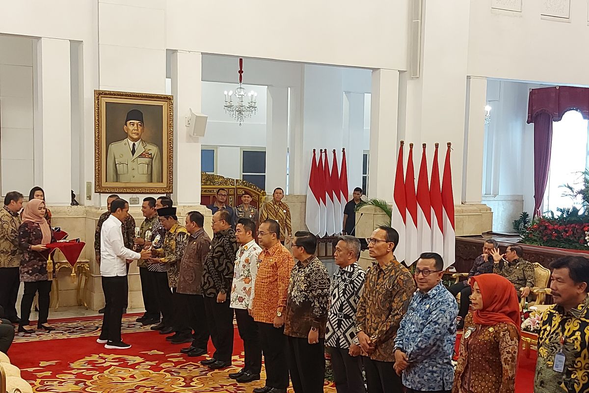 Presiden Jokowi minta pemda perbaharui sistem pertanian ke teknologi pintar