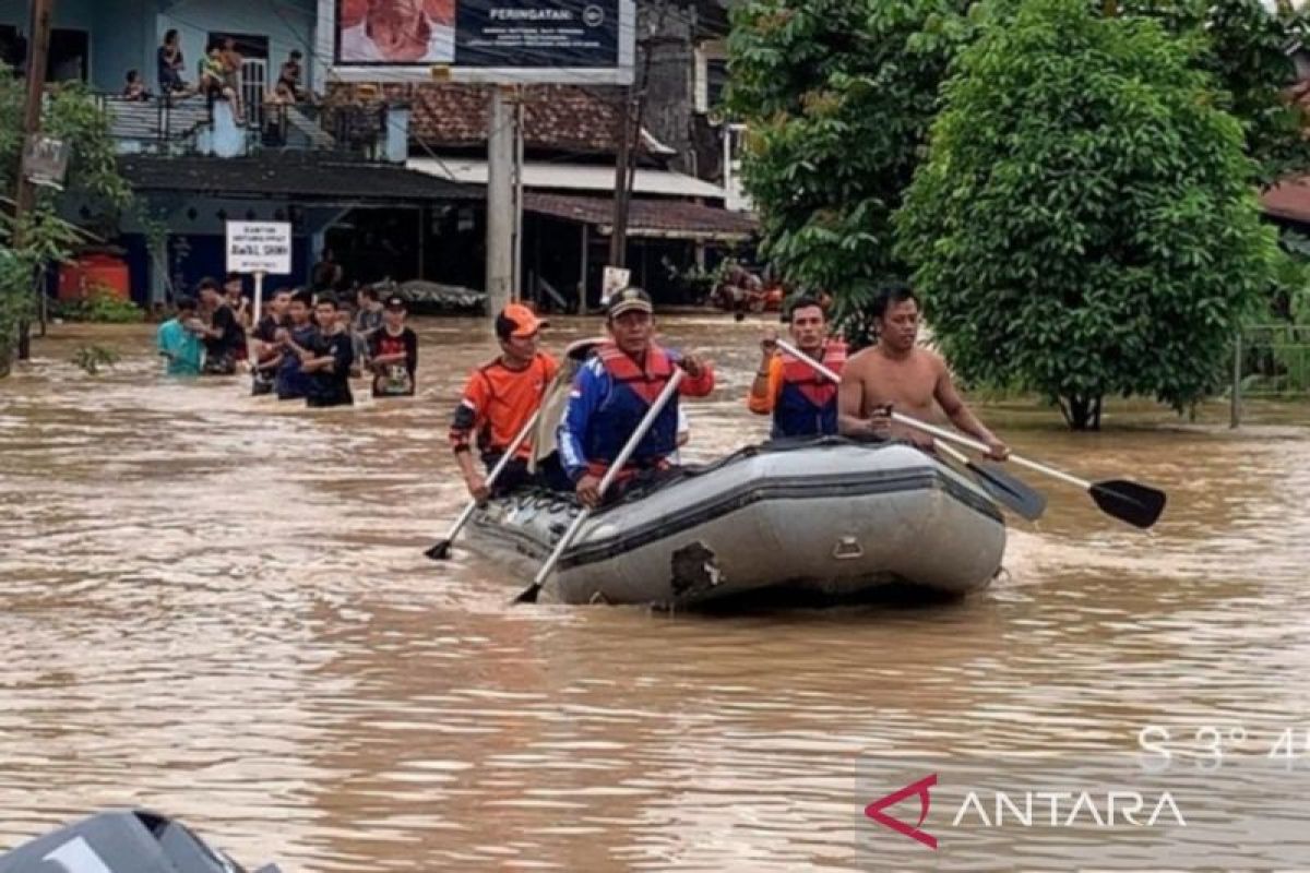 BMKG ingatkan empat provinsi siaga potensi banjir hingga 20 Juni 2024