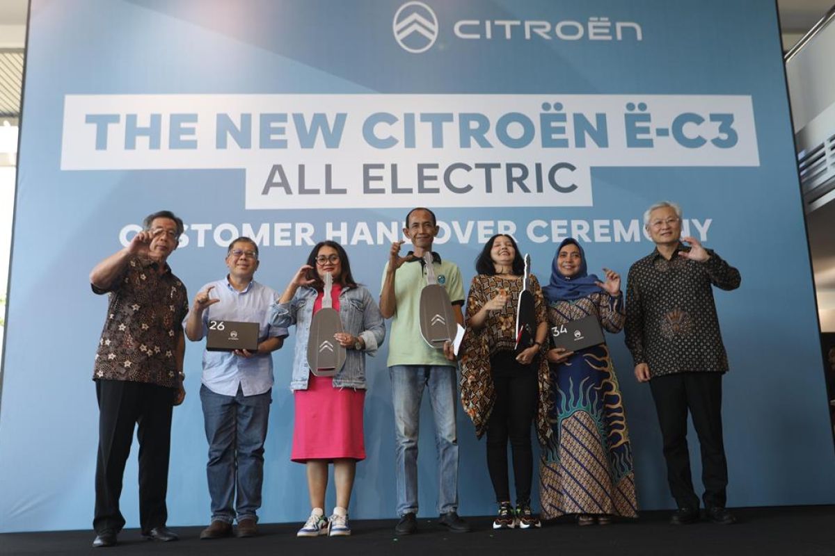 Citroen Indonesia serahkan unit The Citroen E-C3 All Electric