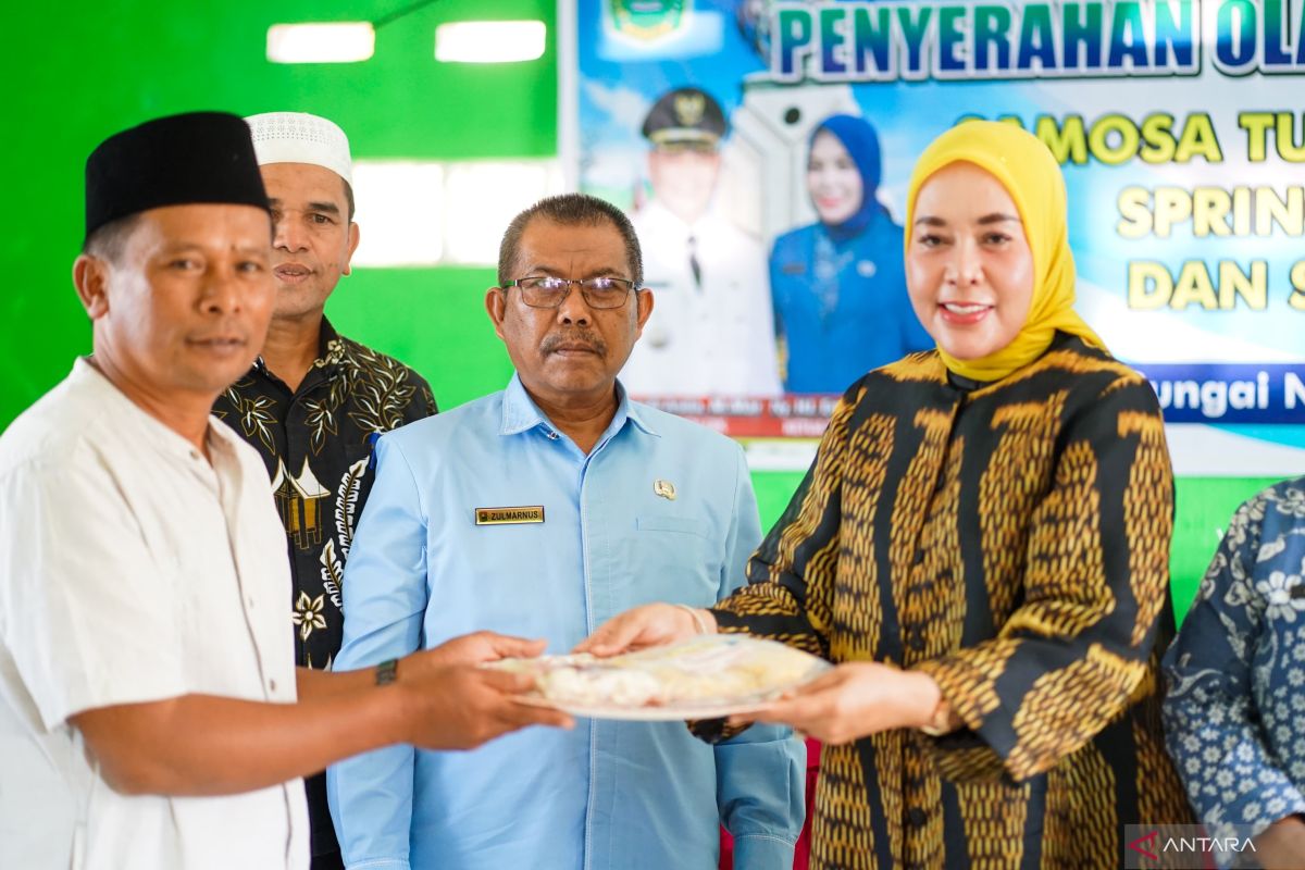 Forikan Solok bagikan olahan hasil ikan ke masyarakat cegah stunting