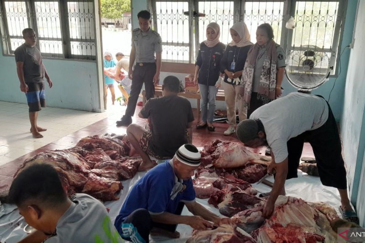 Lapas Palu Qurban 10 Sapi dan 3 kambing untuk Napi dan keluarga