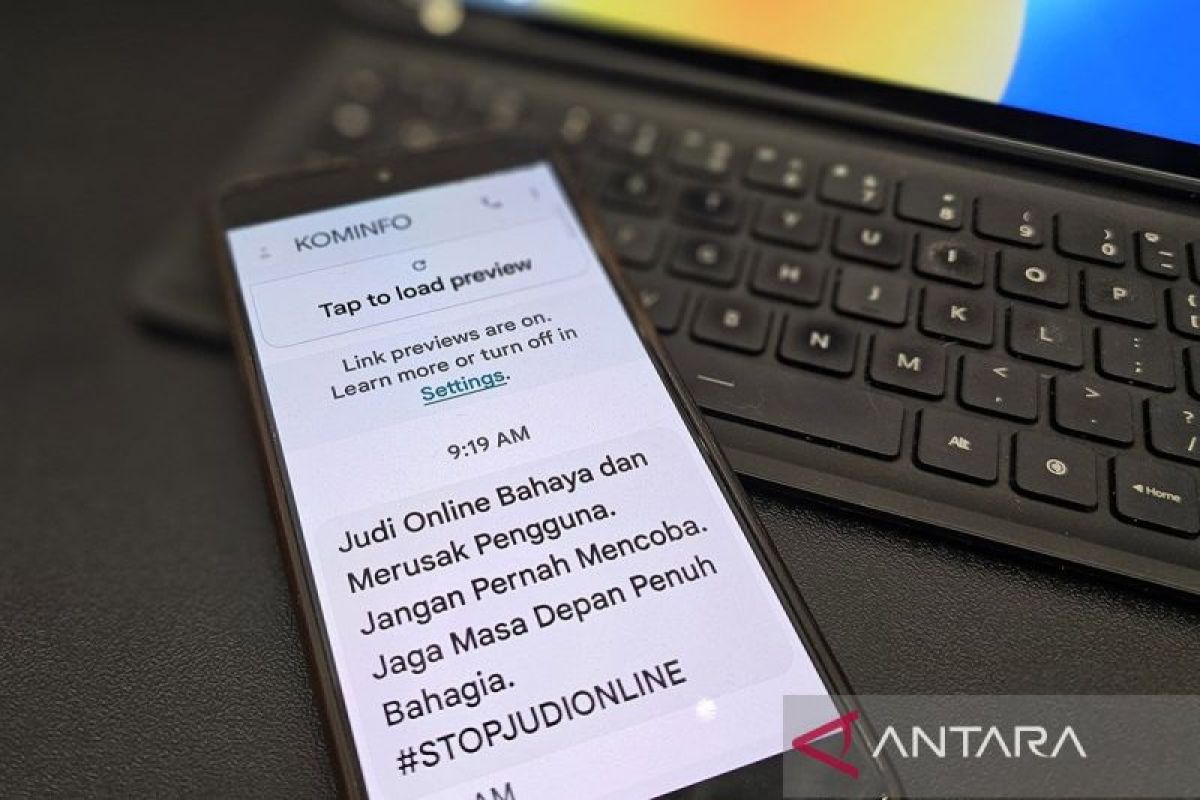 Metode "SMS blast" judi online beri dampak jangka panjang