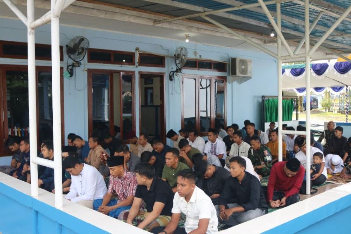 Lanud Timika gelar shalat Idul Adha 1445 dengan khidmat