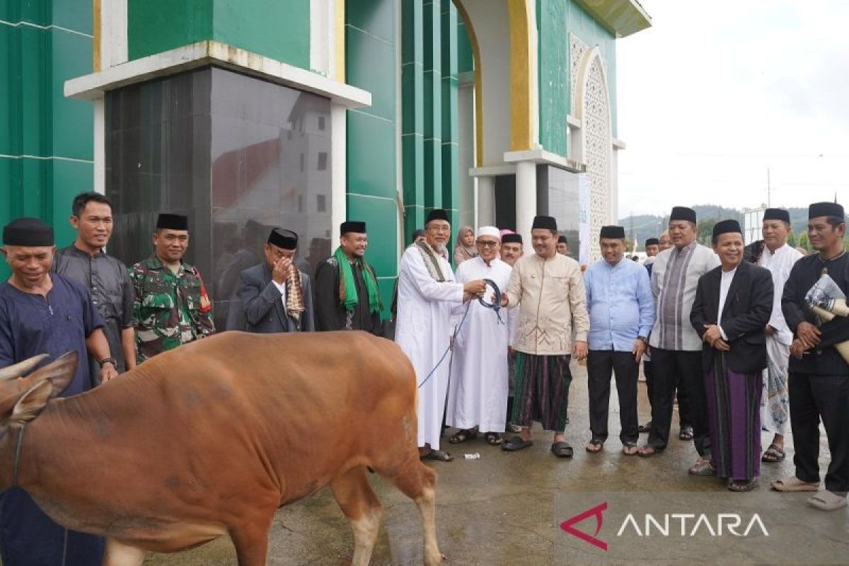 Bupati Koltim Shalat Idul Adha di Masjid Raya Rate-Rate