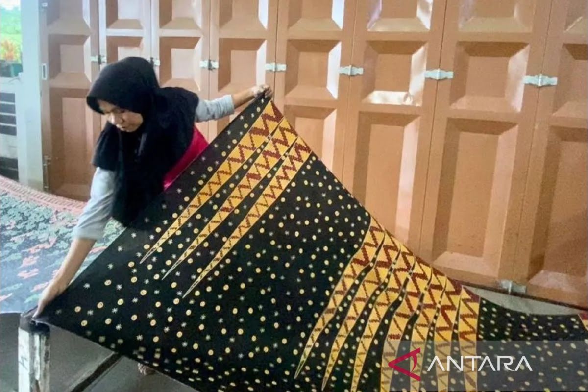 Kemenperin bantu IKM batik jadi produsen seragam haji