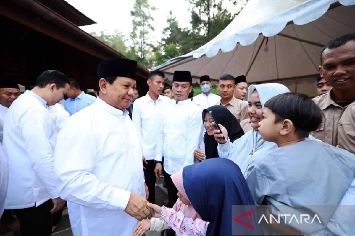 Politik, dari aktivitas tokoh saat Idul Adha hingga Ridwan Kamil di Pilkada