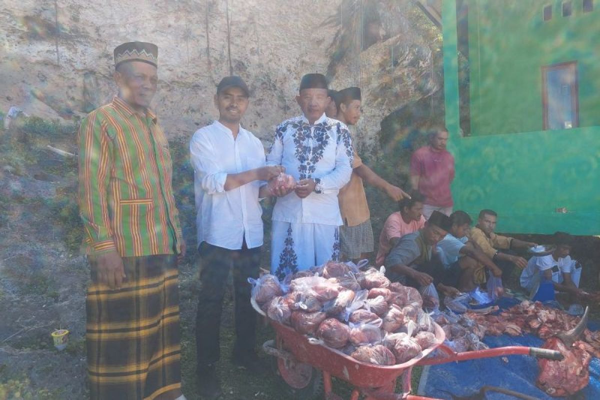 BGR salurkan hewan kurban di Gandu-gandu dan Gumanano Buton Tengah