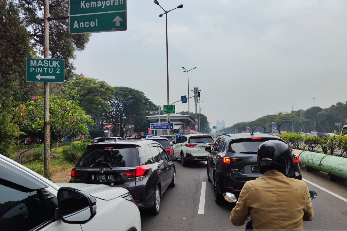 Penyelenggara nilai parkir liar bagian dari efek berlipat Jakarta Fair