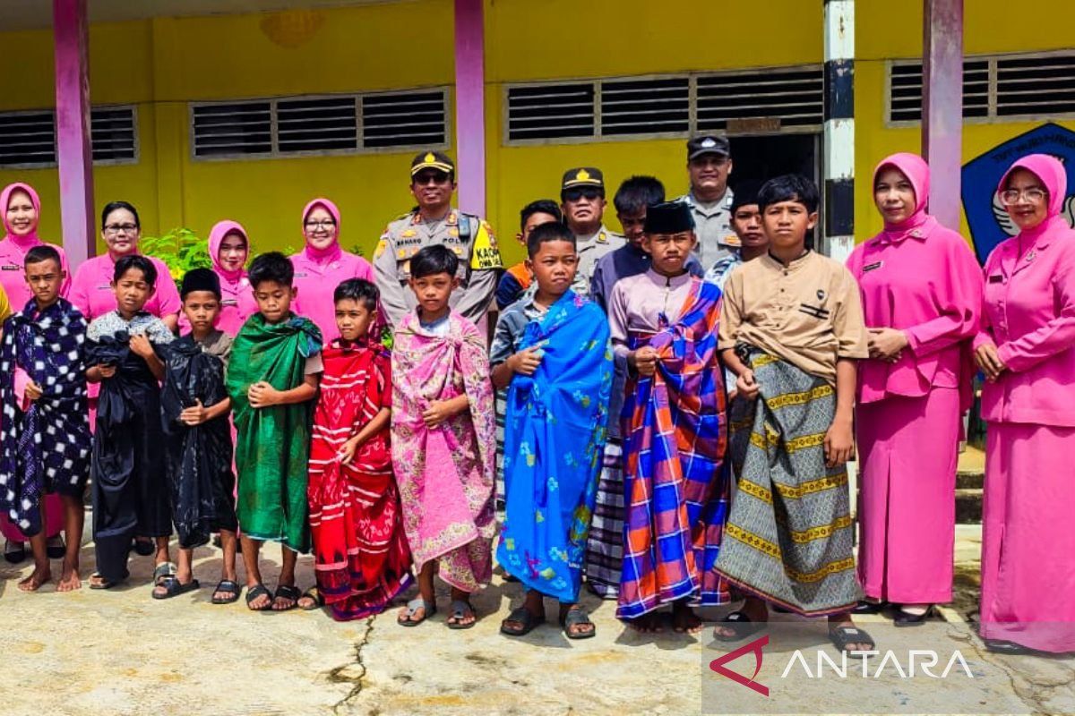 Polres Natuna gelar sunatan massal gratis untuk anak-anak perbatasan