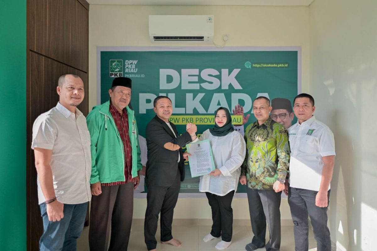 Terima SK dari PKB, Kasmarni pegang amanah yang diberikan