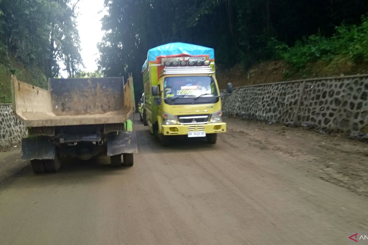 Dishub Makassar awasi truk yang memicu kemacetan lalu lintas