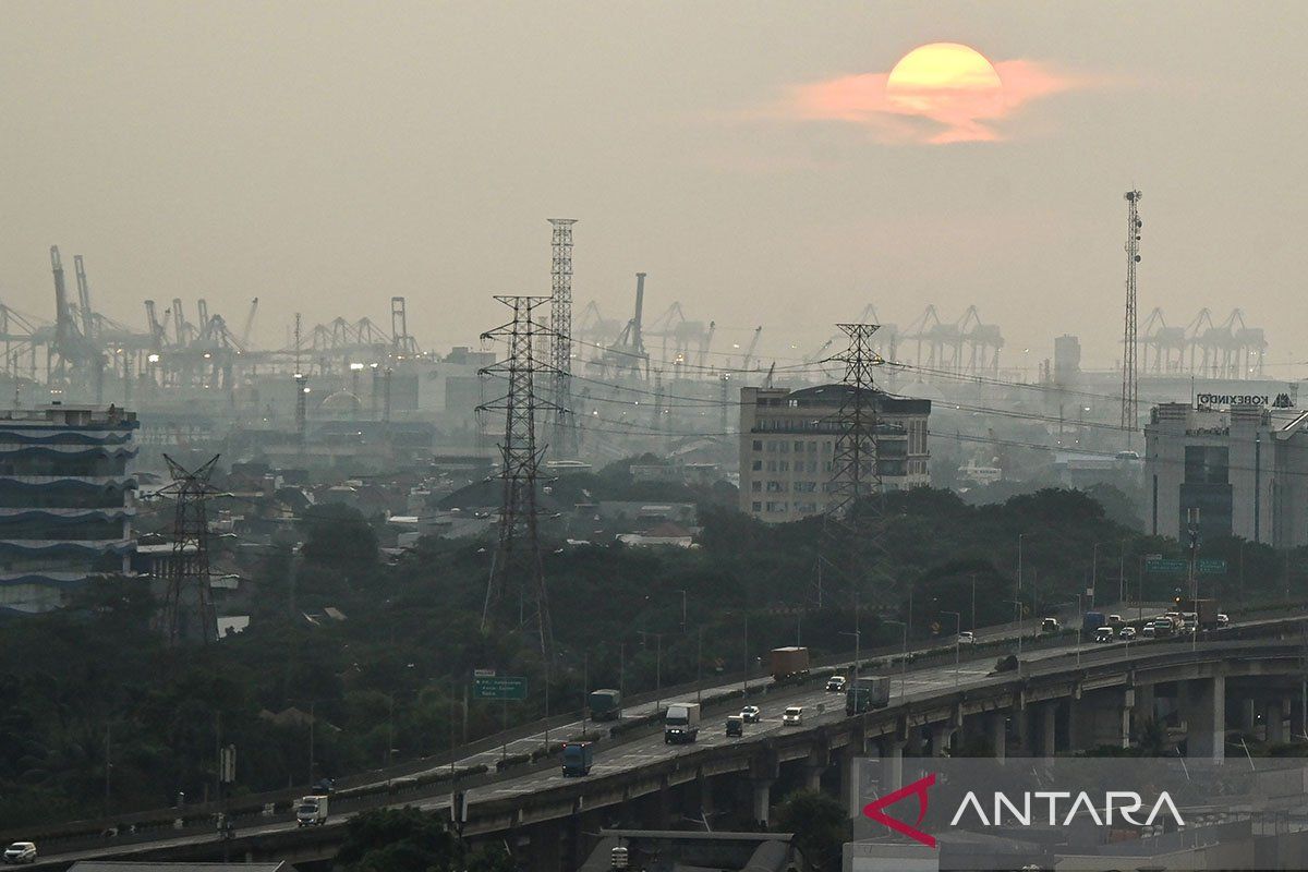 Kelompok sensitif diminta waspada, udara Jakarta tak sehat