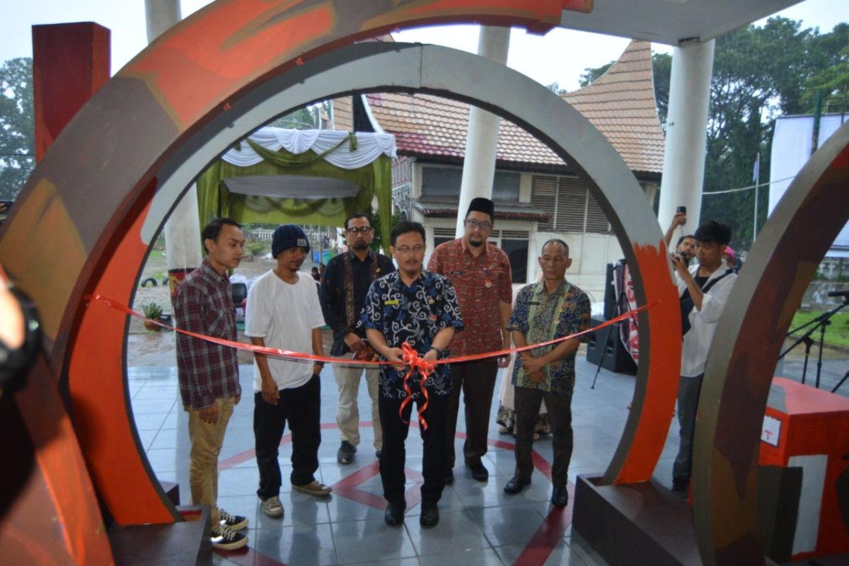 44 karya seniman dari Sumbar hingga Semarang dipamerkan di Taman Budaya