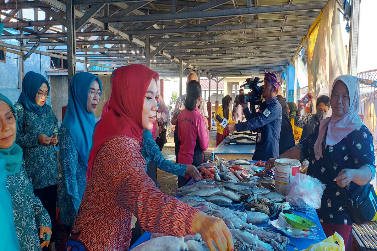 PKK Sulbar kampanyekan gerakan makan ikan segar