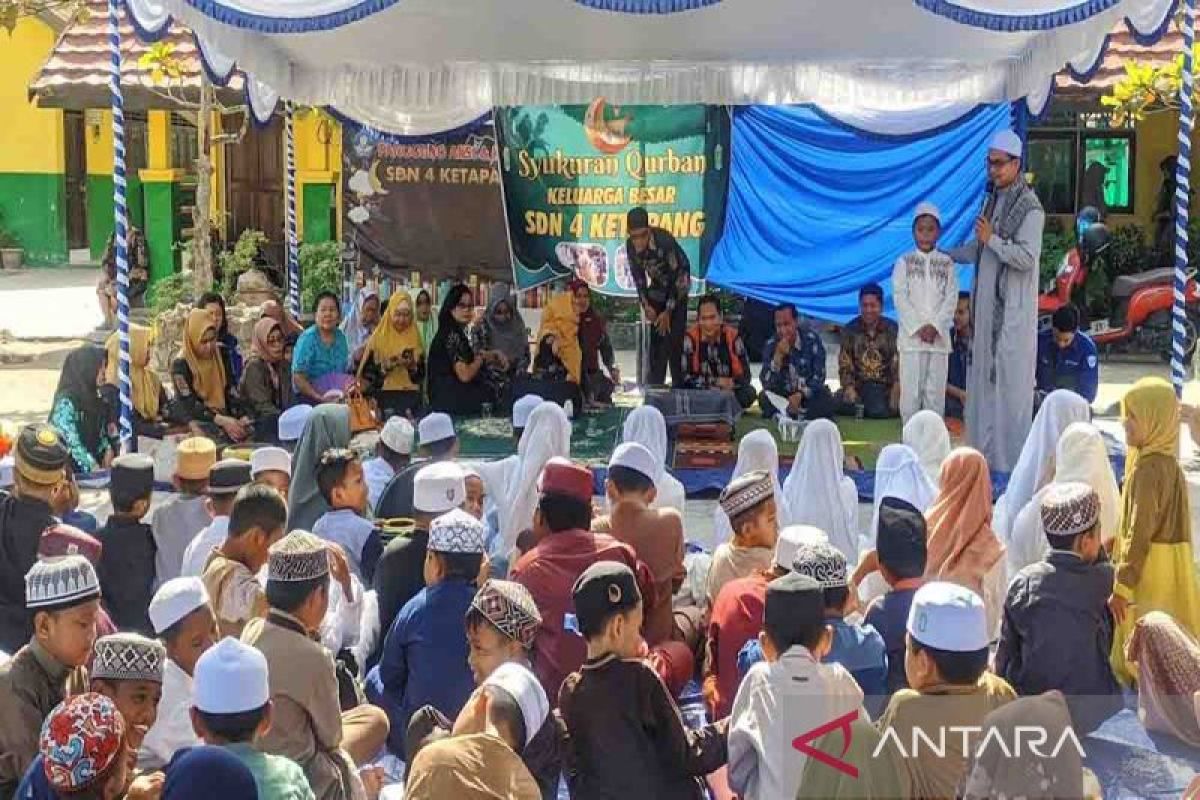 SDN 4 Ketapang ajarkan peserta didik arti berbagi melalui kurban