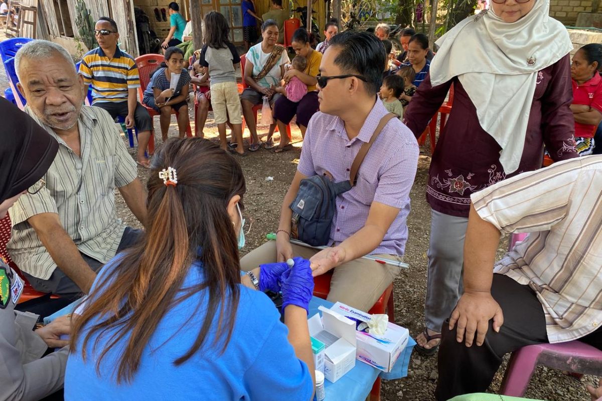 Polda NTT menggelar pemeriksaan kesehatan bagi penyandang disabilitas