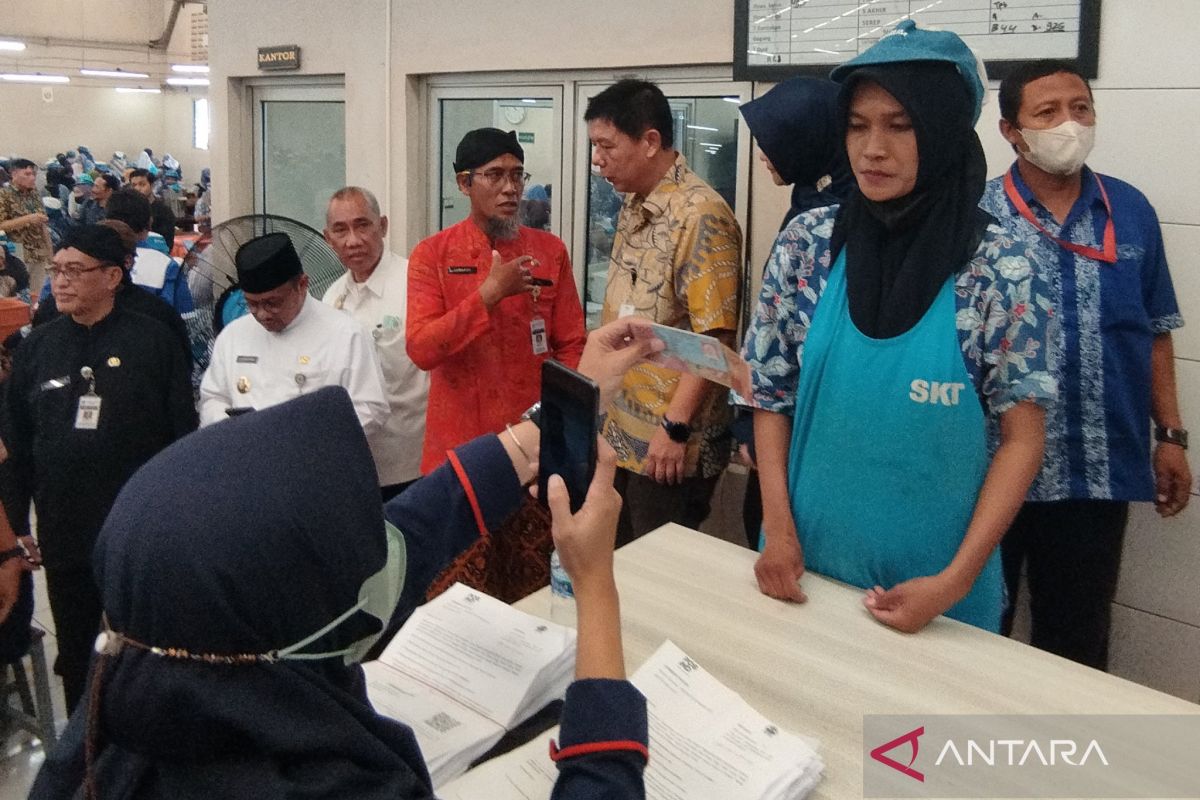 Tiga kabupaten/kota salurkan BLT secara mandiri