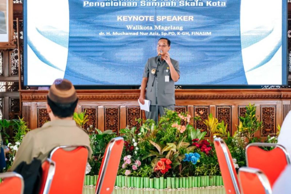 Wali Kota Magelang ajak warga disiplin kelola sampah