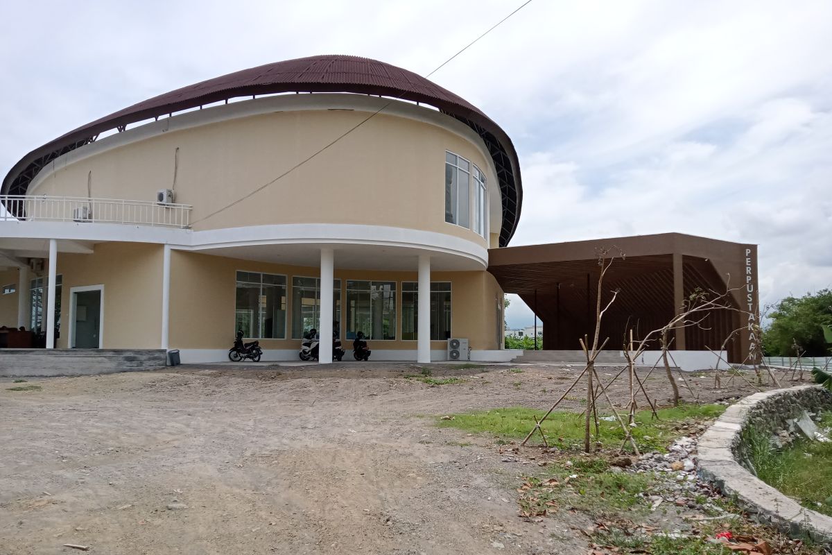 Lapak PKL Lingkar Selatan Mataram dilengkapi "rooftop"