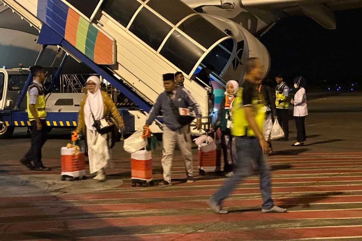 Kloter 1 haji Debarkasi Jatim tiba di Bandara Juanda