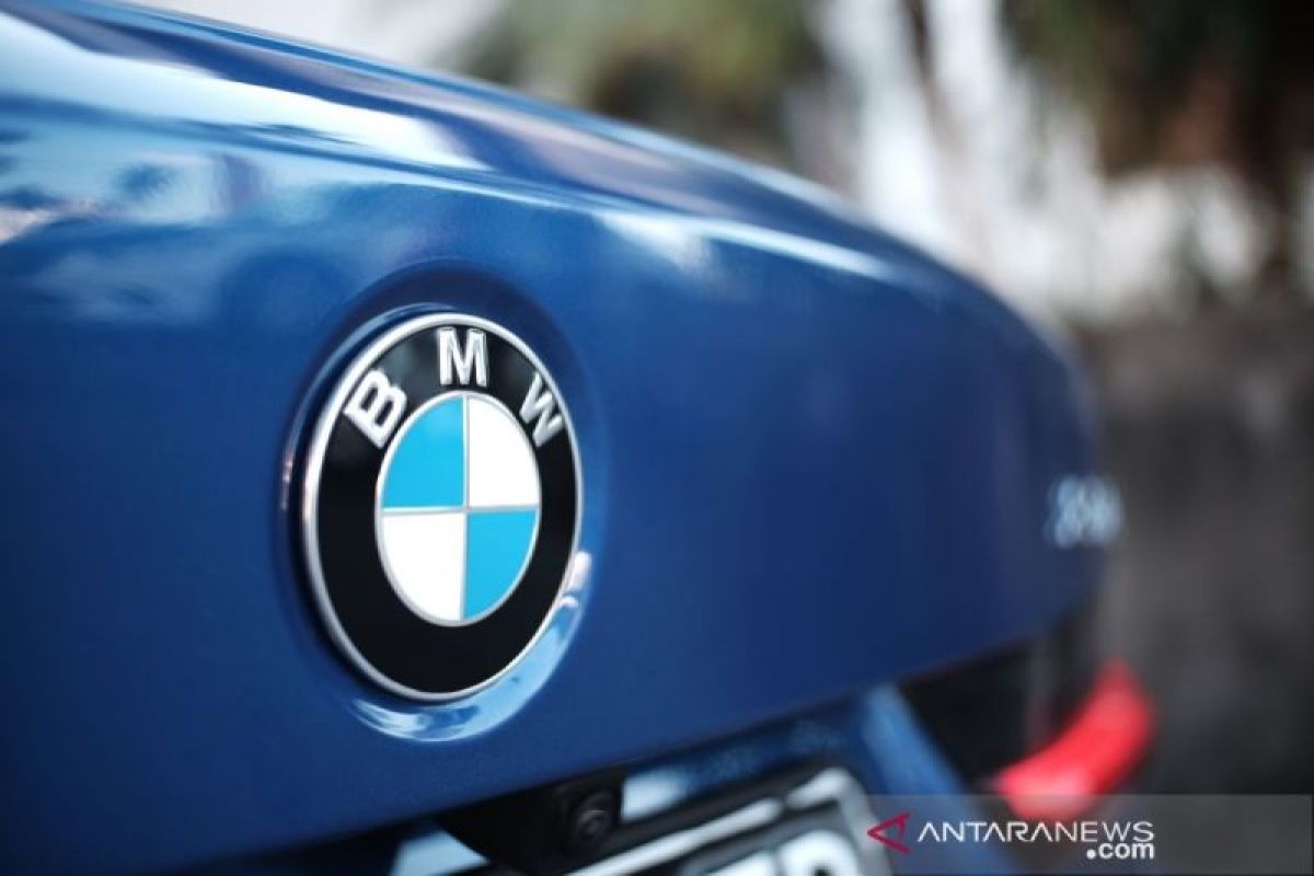 BMW umumkan akan lanjutkan mesin bensin sebagai "jaring pengaman"