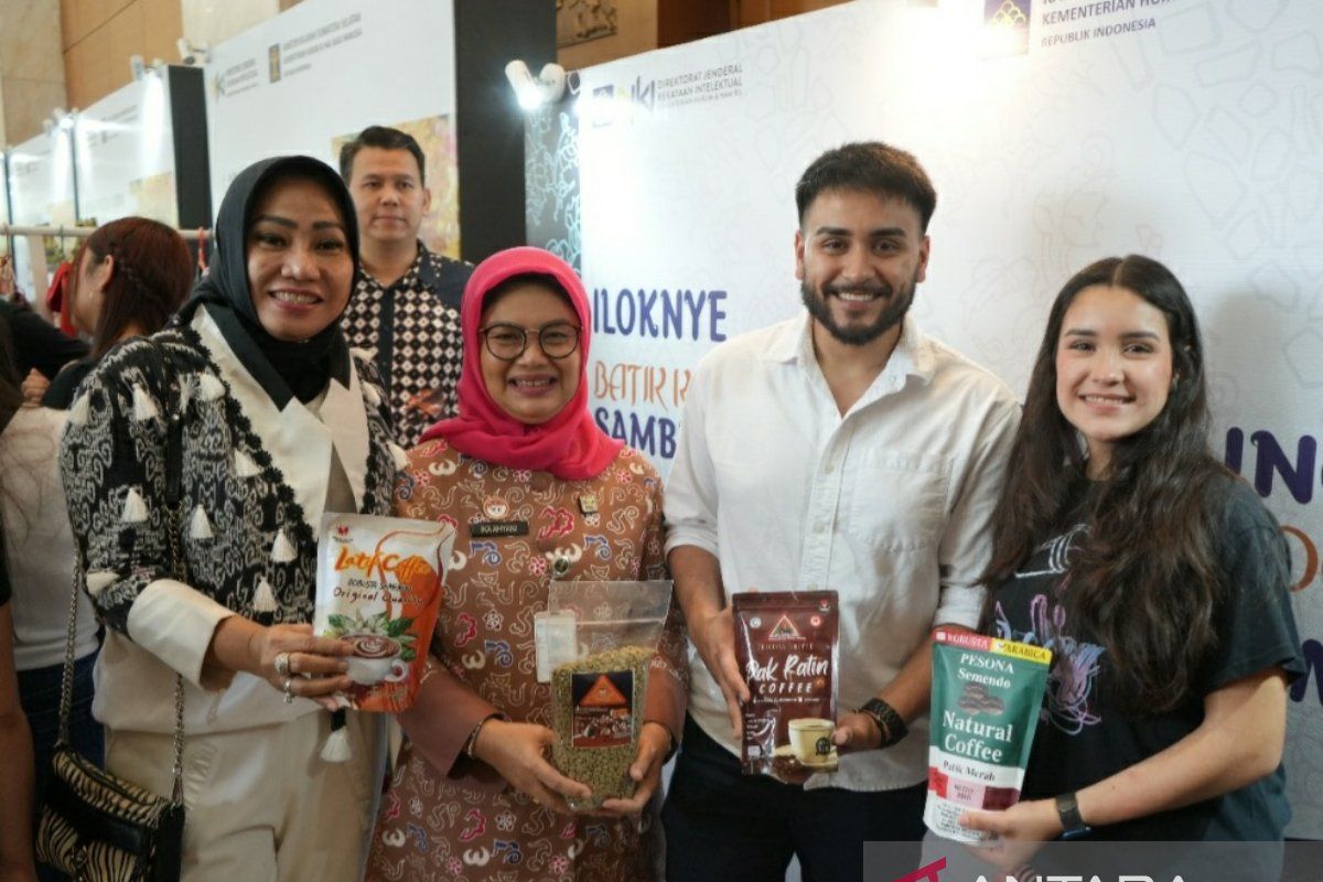 Pameran produk UMKM Sumsel di ajang MIC 2024 dikunjungi warga Meksiko dan Spanyol