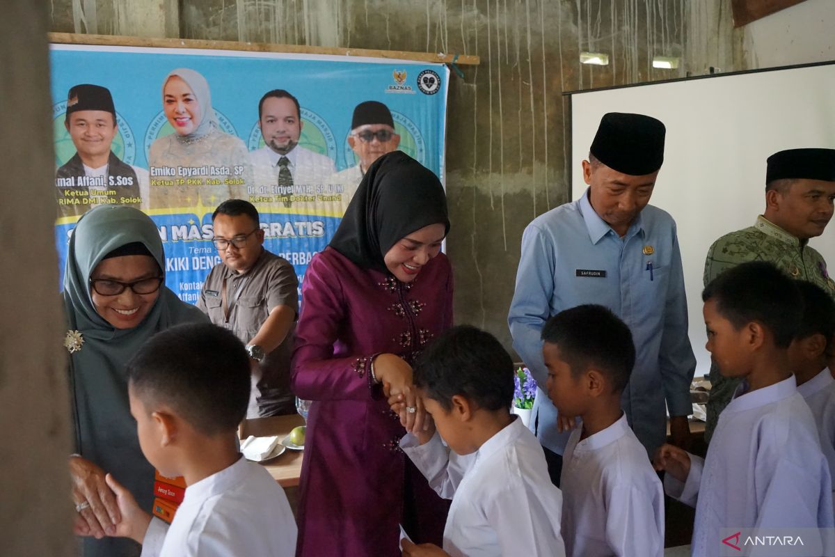 Prima DMI Kabupaten Solok adakan sunatan massal gratis