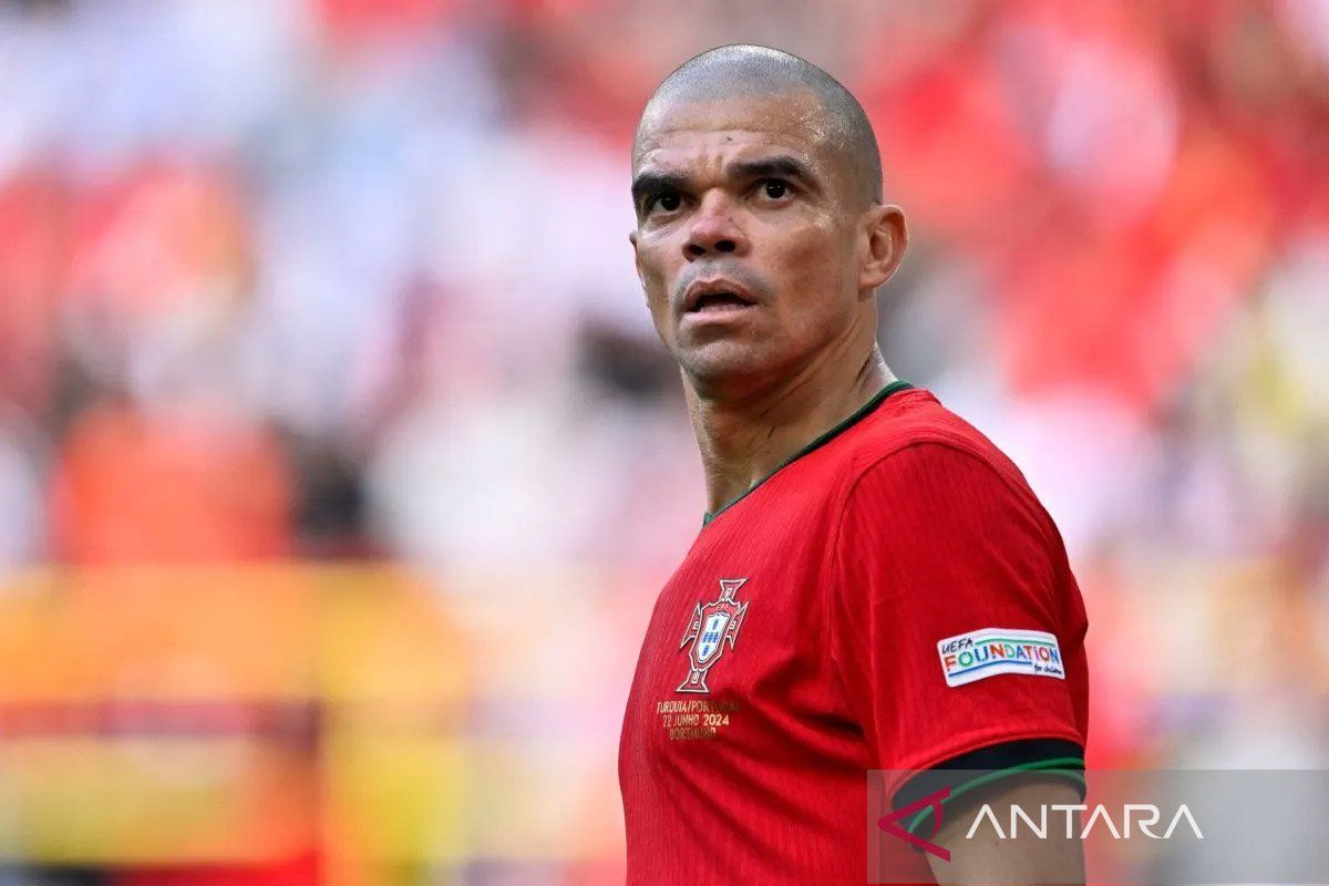 Pemain Real Madrid Pepe umumkan gantung sepatu di usia 41 tahun