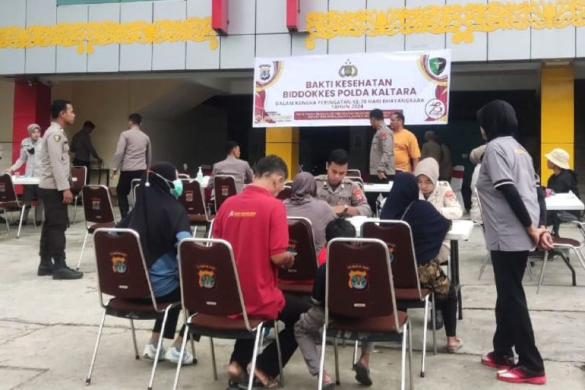 Bakti Kesehatan di Car Free Day Tebu Kayan pada HUT Bhayangkara 2024