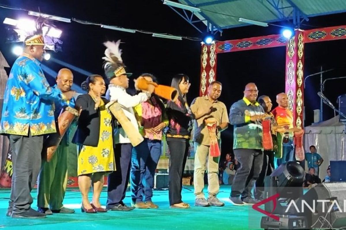 Pemprov Papua harap Festival Danau Sentani tampilkan hal baru & unik