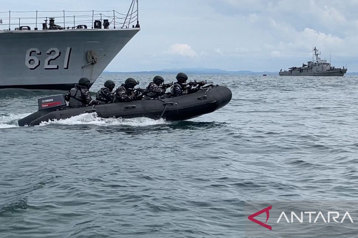 Dua KRI latihan VBSS dan pertempuran jarak dekat perairan perbatasan Ambalat