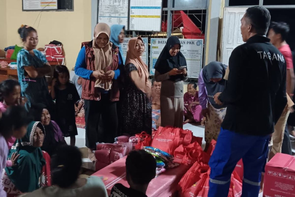 Tagana salurkan bantuan Kemensos kepada korban banjir Parimo