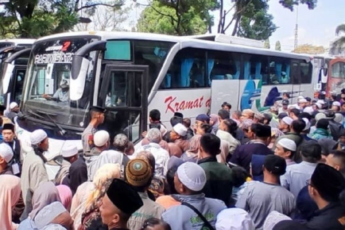 438 peserta jamaah haji Kloter 2 asal Garut telah kembali dalam keadaan sehat