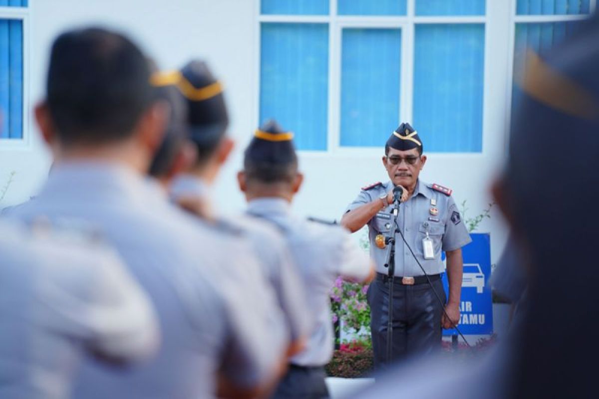 Kakanwil Kemenkumham Sulsel minta jajarannya berikan pelayanan prima kepada masyarakat