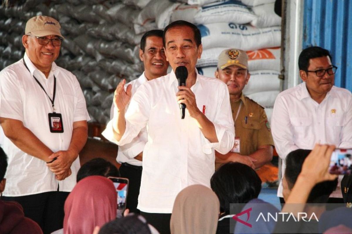 Presiden pastikan beras bantuan untuk warga Palangka Raya dalam kondisi baik