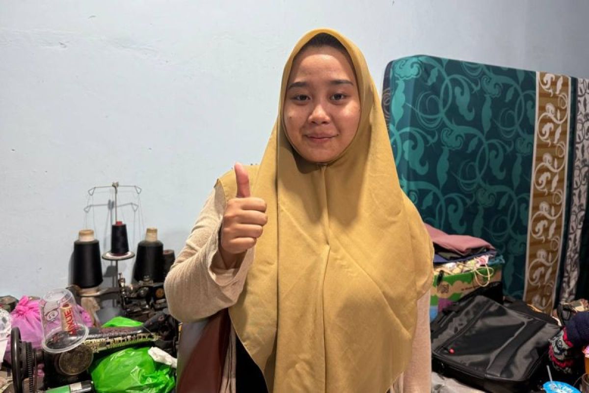 Berkat aplikasi mobile JKN, Nurul dapat mengakses layanan administrasi di manapun berada