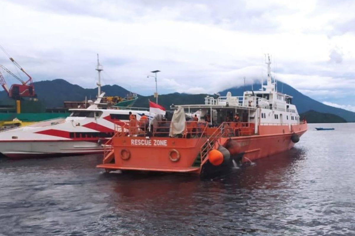 "Longboat" berpenumpang 11 orang hilang kontak di perairan Maluku Utara