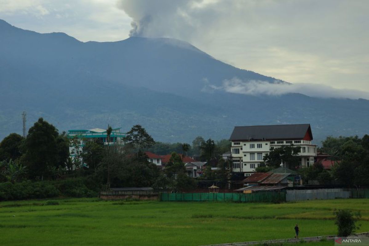 Stasiun GAW: Gas beracun Gunung Marapi masih di bawah ambang  batas