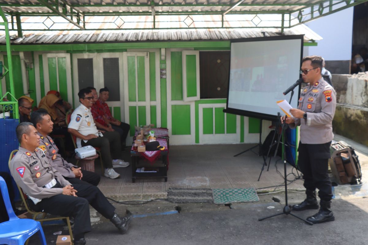 Polres  Magelang Kota lakukan bedah rumah warga