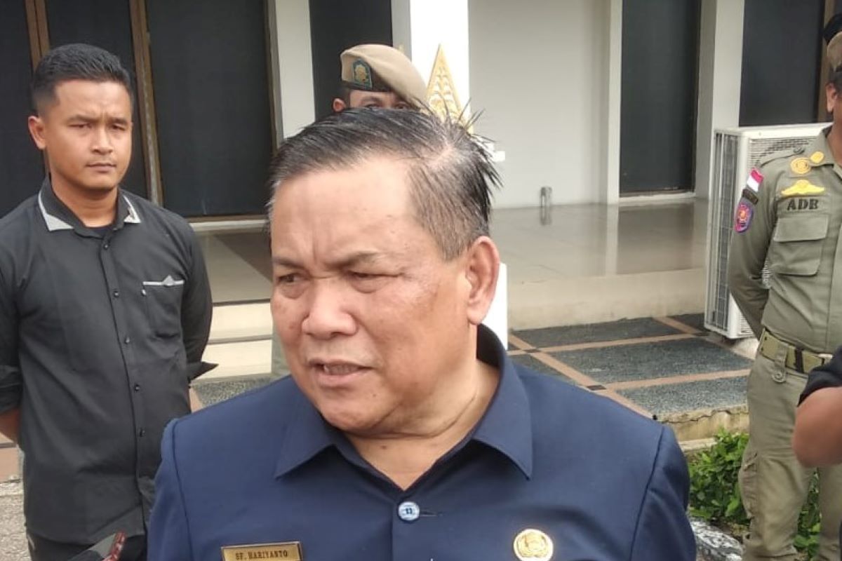 Penjabat Gubernur Riau SF Hariyanto minta masyarakat jauhi judi online